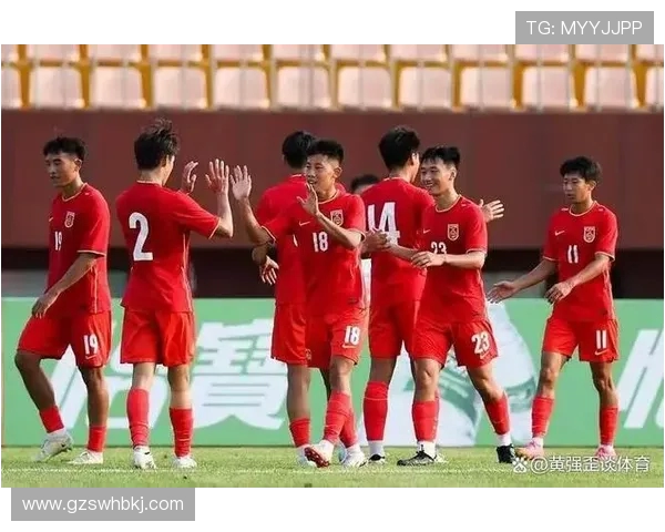 国足主场鏖战九十分钟顽强逼平劲旅展现全新拼搏精神 国足主场鏖战九十分钟顽强逼平劲旅展现全新拼搏精神