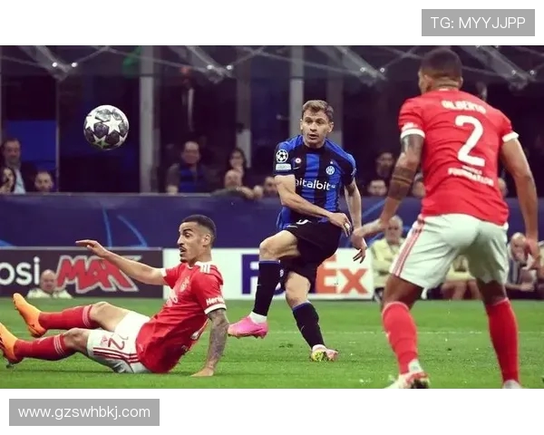 AC米兰鏖战劲敌巅峰对决再燃欧洲赛场荣耀争锋 AC米兰鏖战劲敌巅峰对决再燃欧洲赛场荣耀争锋